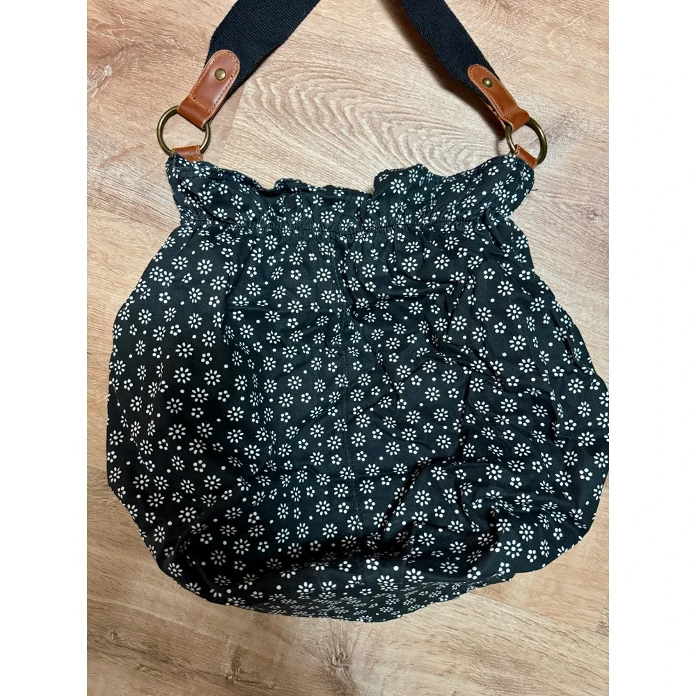 Black &‎ White Daisy Print Hobo Slouch Shoulder Bag